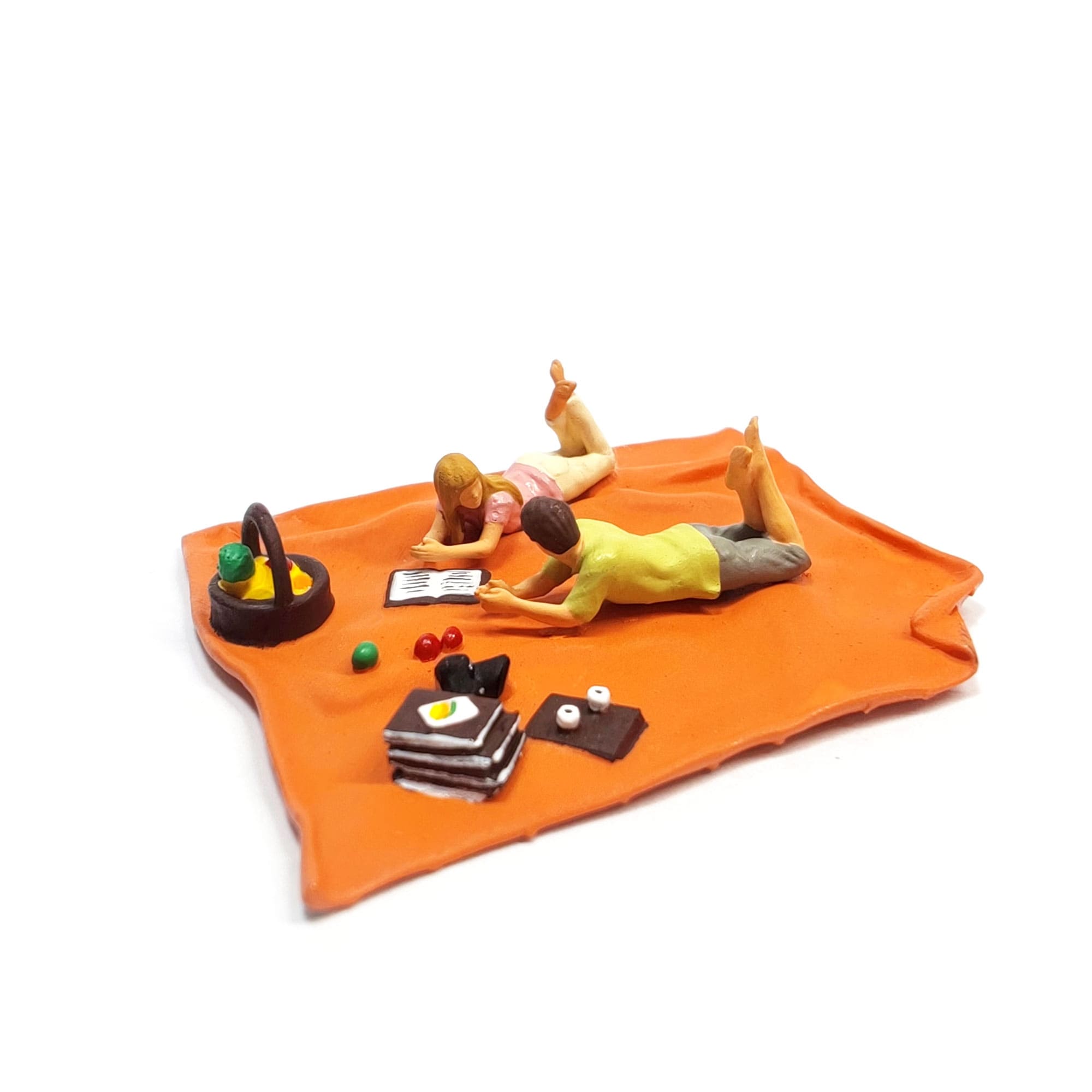 1/64 Figures Romantic Picnic