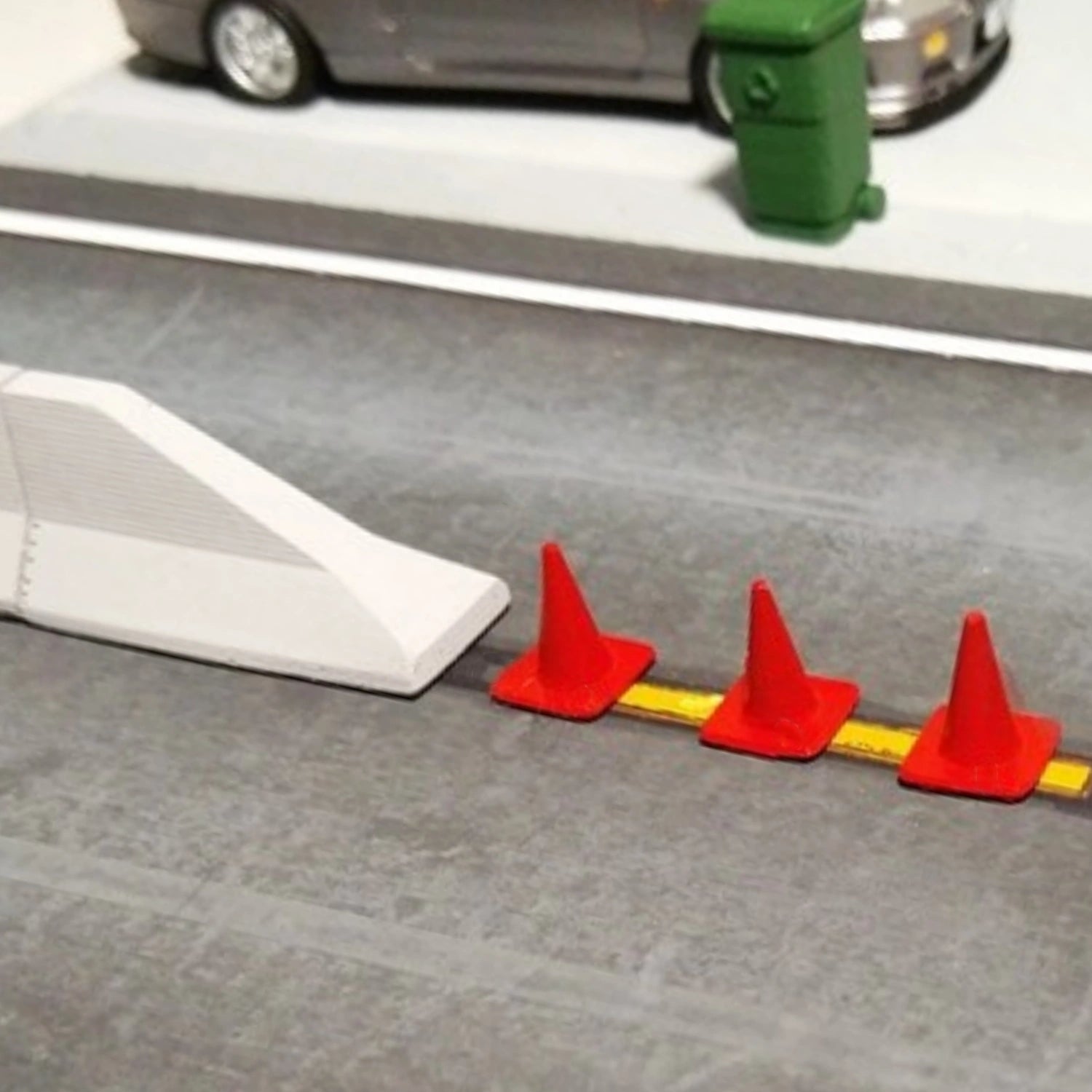 1/64 Safety Cone 5 Pcs