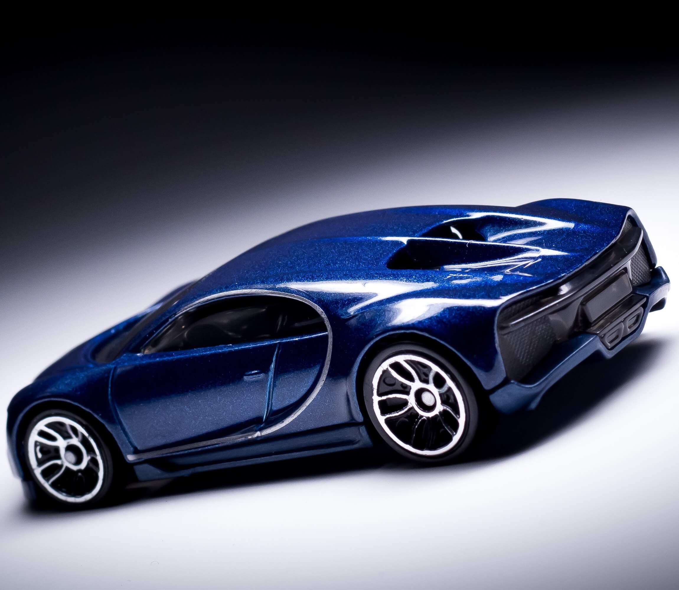 HW Exotics '16 Bugatti Chiron Blue #236 7/10 (New for 2019) - 164model